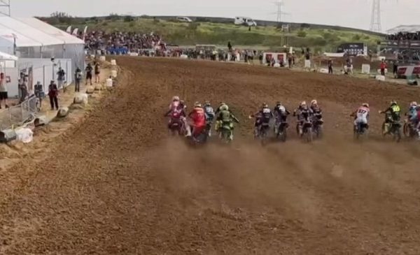 Video: Close call for Herlings twice in Spain!