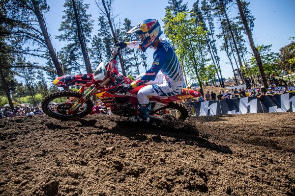 Prime time Prado performs again