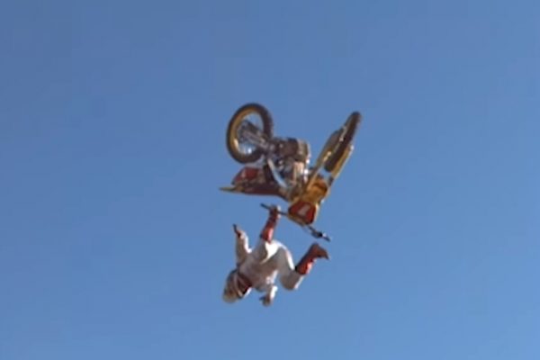 Video: Chad Reed doing a backflip in 2009!
