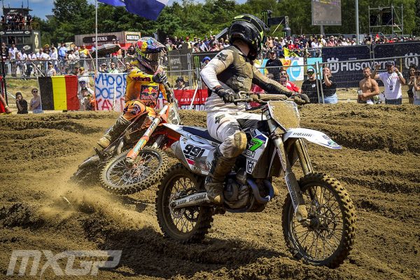 Video: Herlings backmarker crash