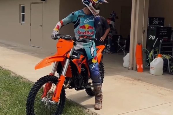 Video: Sexton rides a 125 KTM