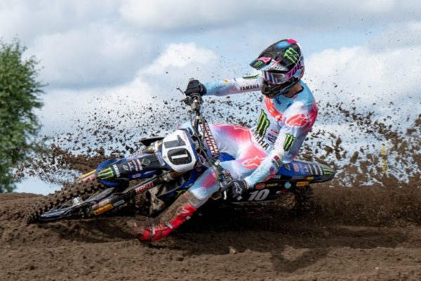 Vlaanderen sustains knee injury in Arnhem