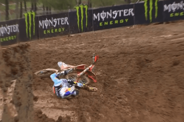 Video: Lucas Coenen crashes during MXGP timed practice in Cozar