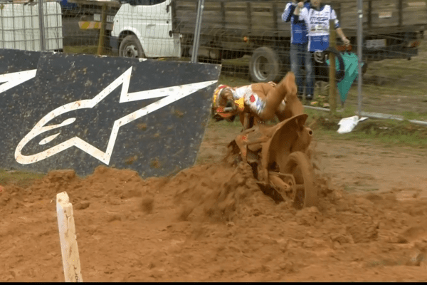 Video: Sacha Coenen crashes out of the lead in Portugal