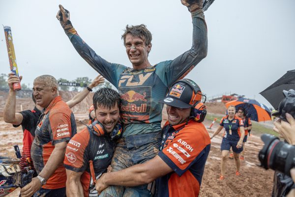 Längenfelder on his first world title De Wolf on a devastating loss!