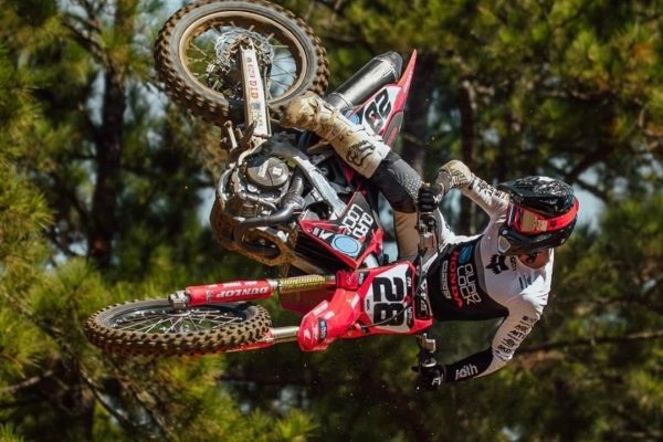 Video: Christian Craig on the Quadlock Honda