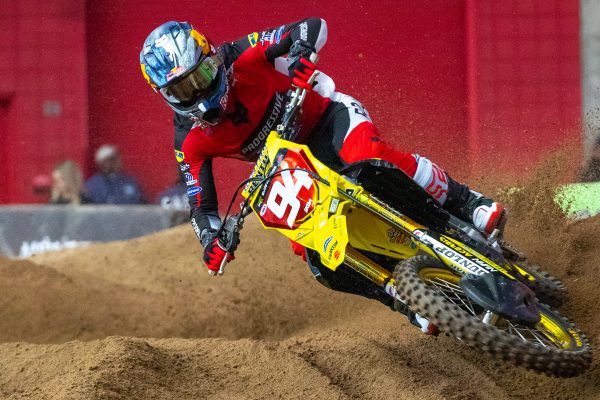 Official: Ken Roczen extends his contract with Suzuki