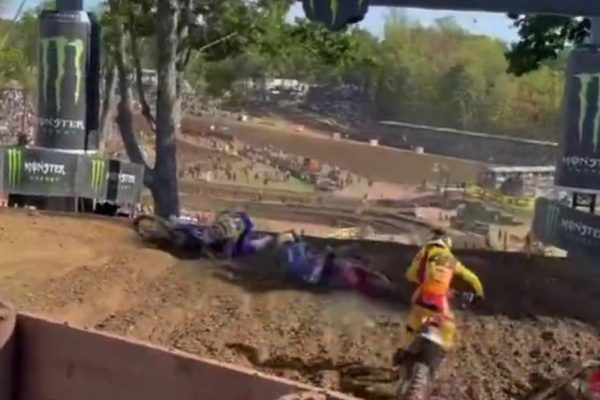 Video: Jett Lawrence crash with Gifting